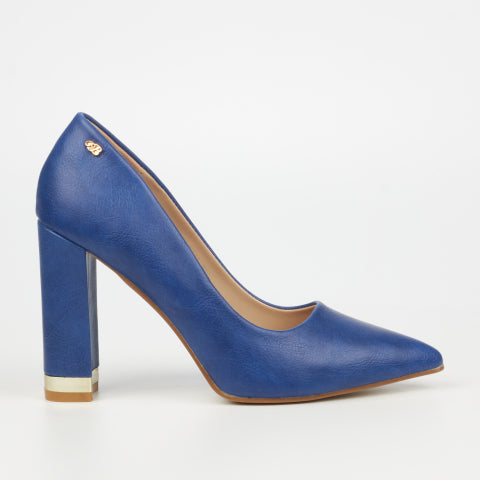 The power of color: how to use shoes to add vibrancy to your outfit