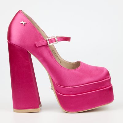 How to incorporate edgy footwear into your everyday wardrobe