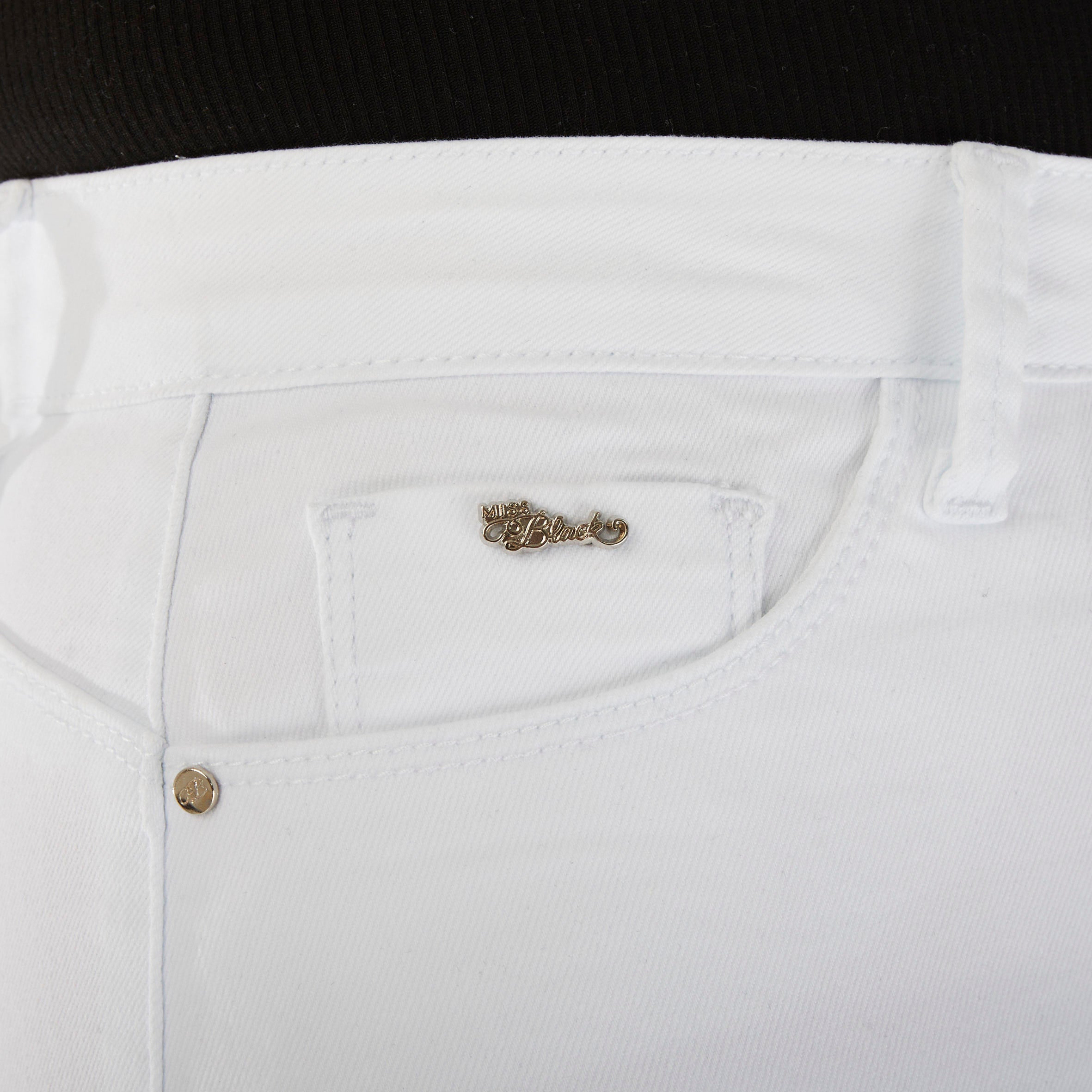 Miss Black Brandy 1 - White apparel Miss Black
