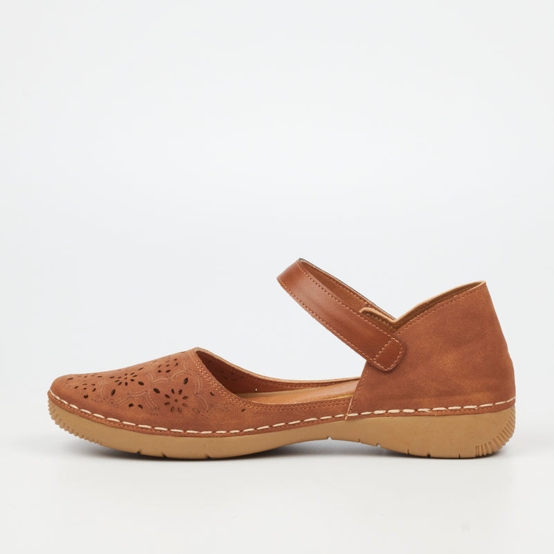 Butterfly Classics Cindi 1 Faux Nubuck Pump - Tan footwear Butterfly Classics