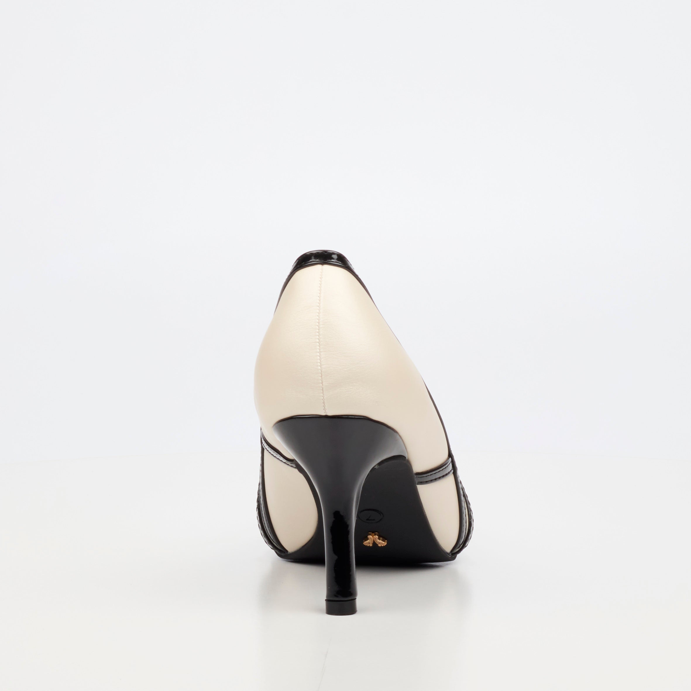 Butterfly Feet Lively 20 Court - Beige footwear Butterfly Feet