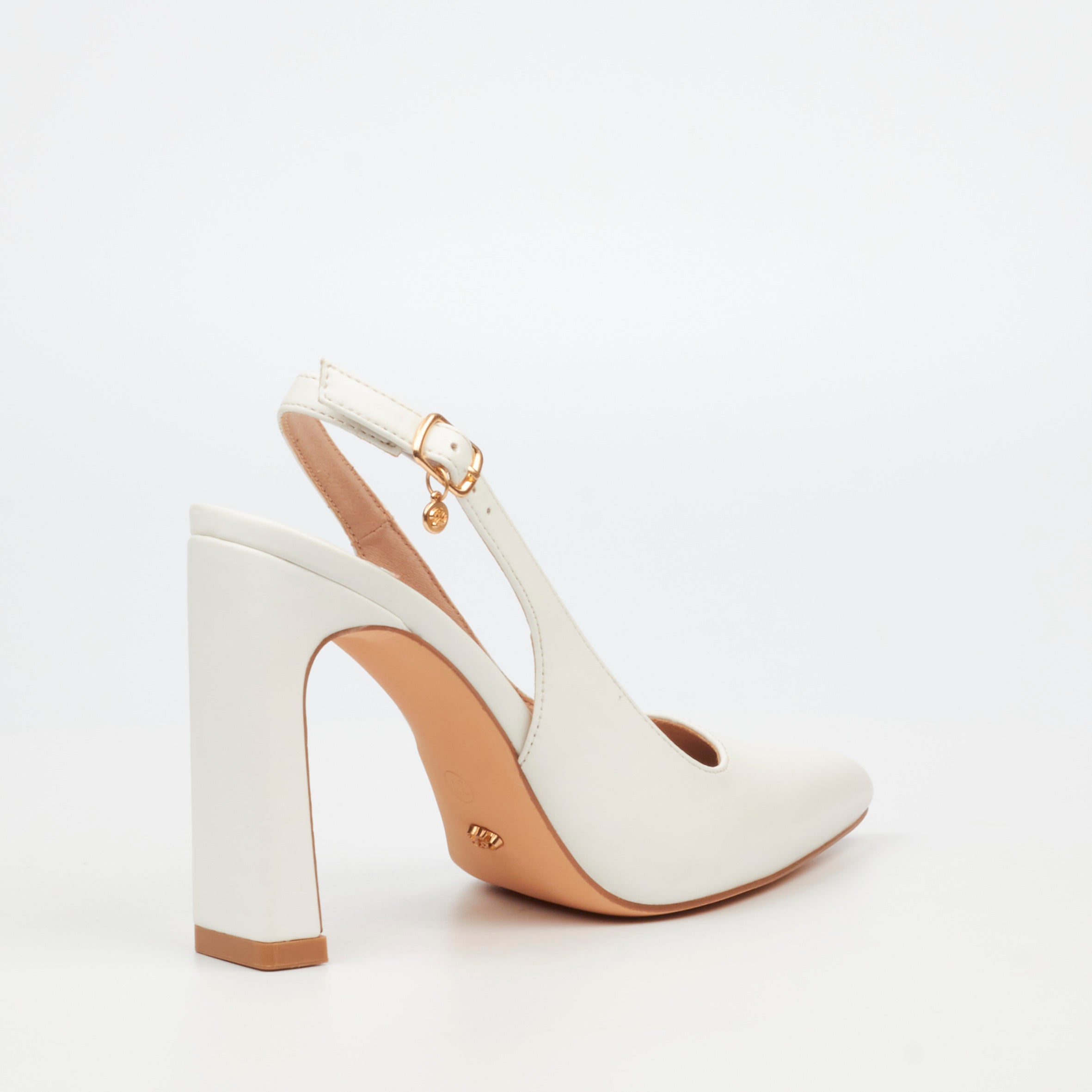 Miss Black Nala 1 Court - White