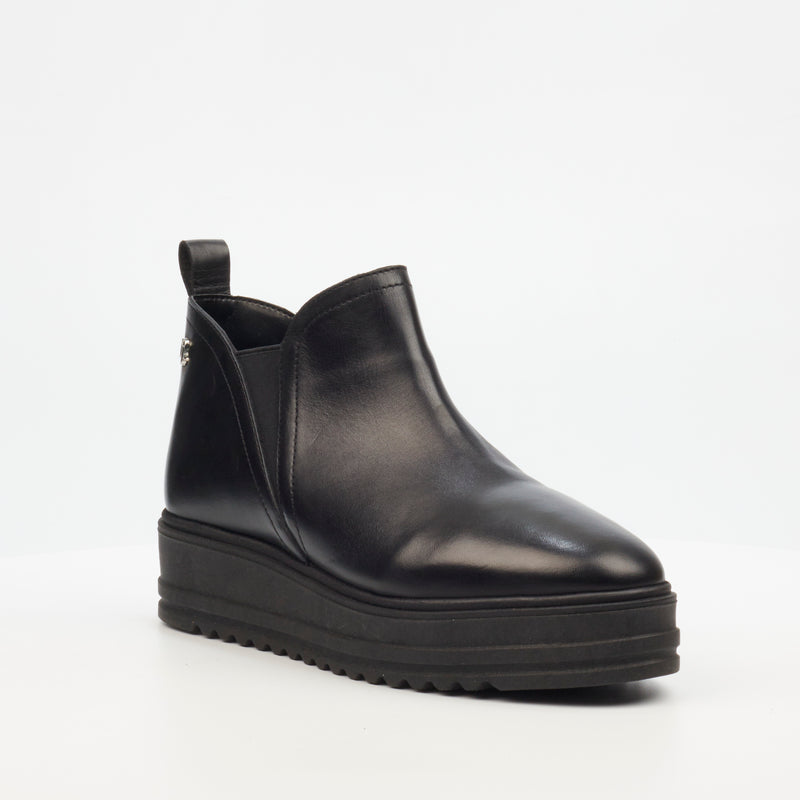 Nicci Tyler Veniz 1 Handcrafted Leather Ankle Boot - Black footwear Nicci Tyler   
