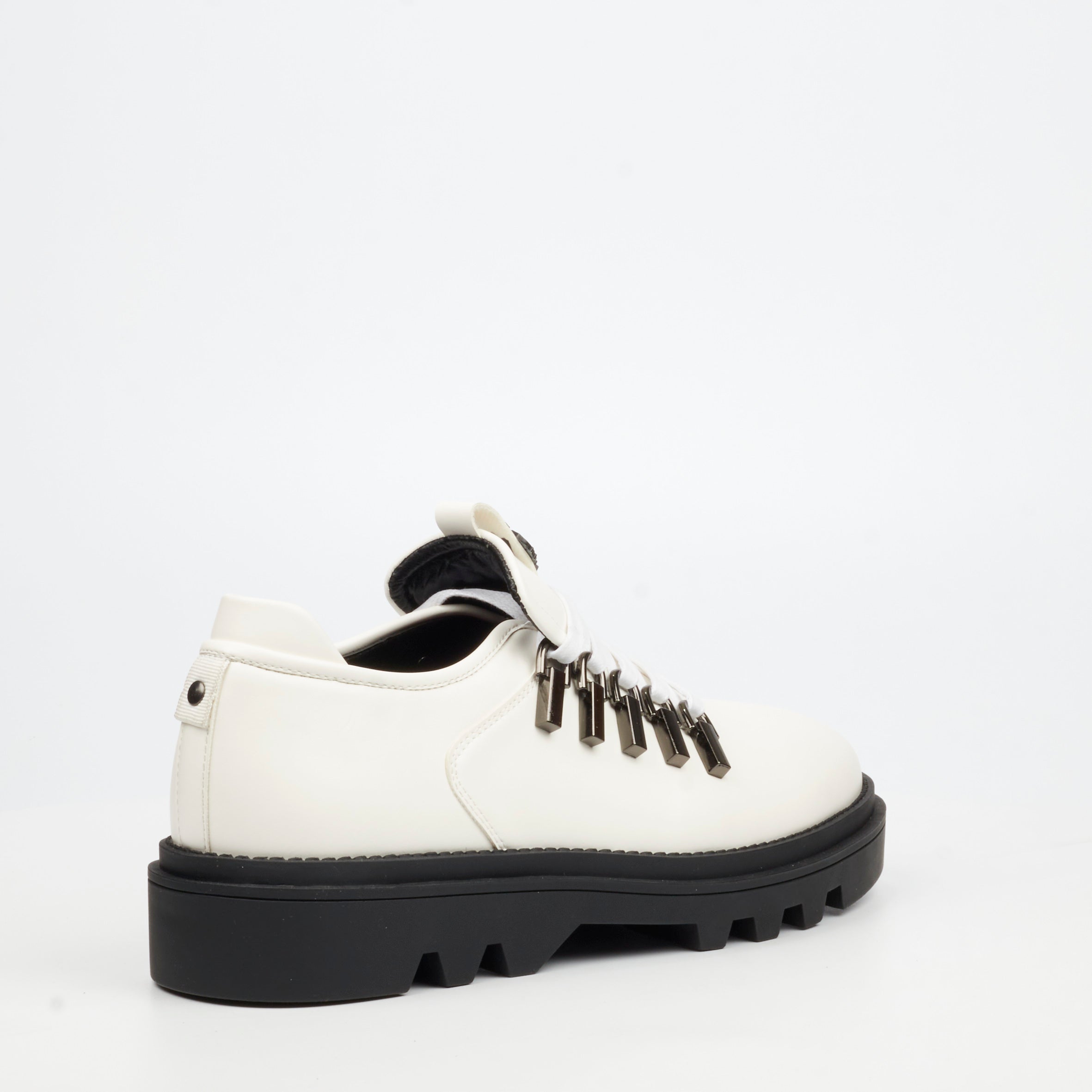 Mazerata Vinchey 91 Faux Wax Shoe - White