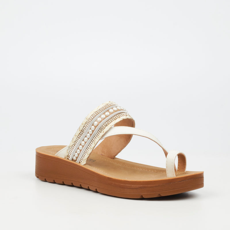 Butterfly Feet Xara 5 Sandal - White