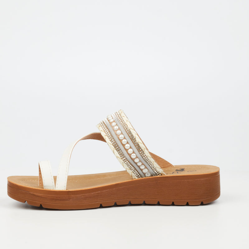 Butterfly Feet Xara 5 Sandal - White